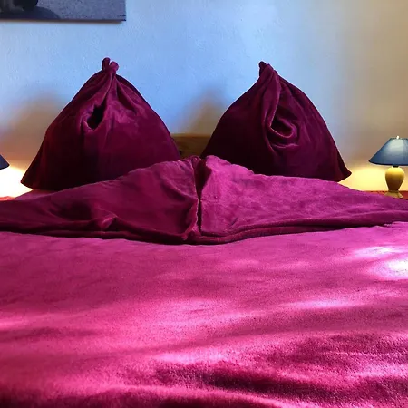 Tiny House - Auszeit Im Wald Am Badesee Vakantiehuis Tanna