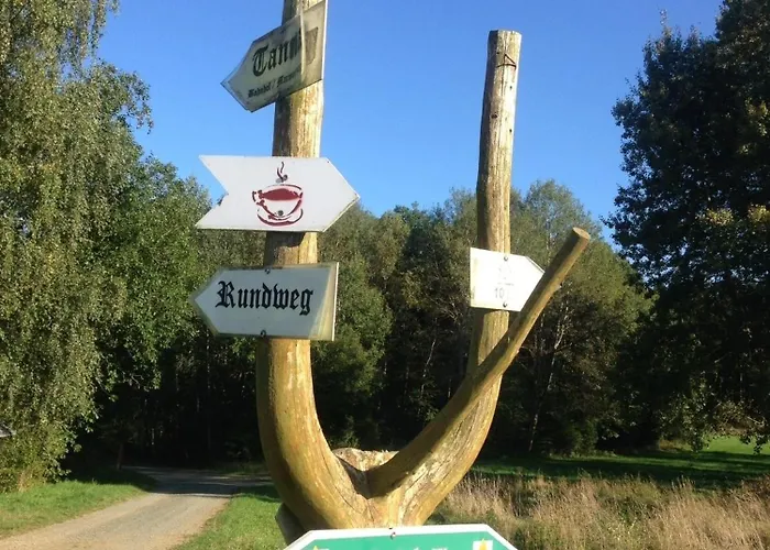 Tiny House - Auszeit Im Wald Am Badesee Vakantiehuis Tanna